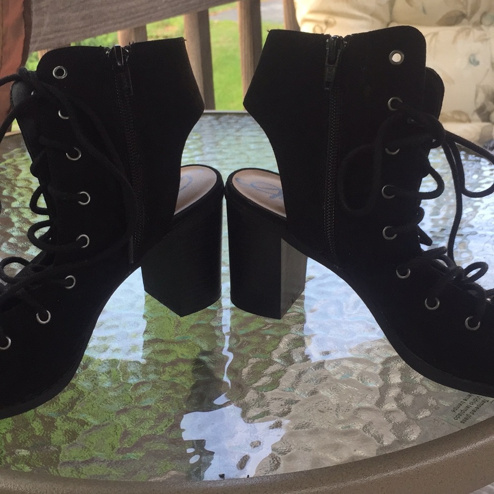 American Rag shoes - Picture 4 of 7